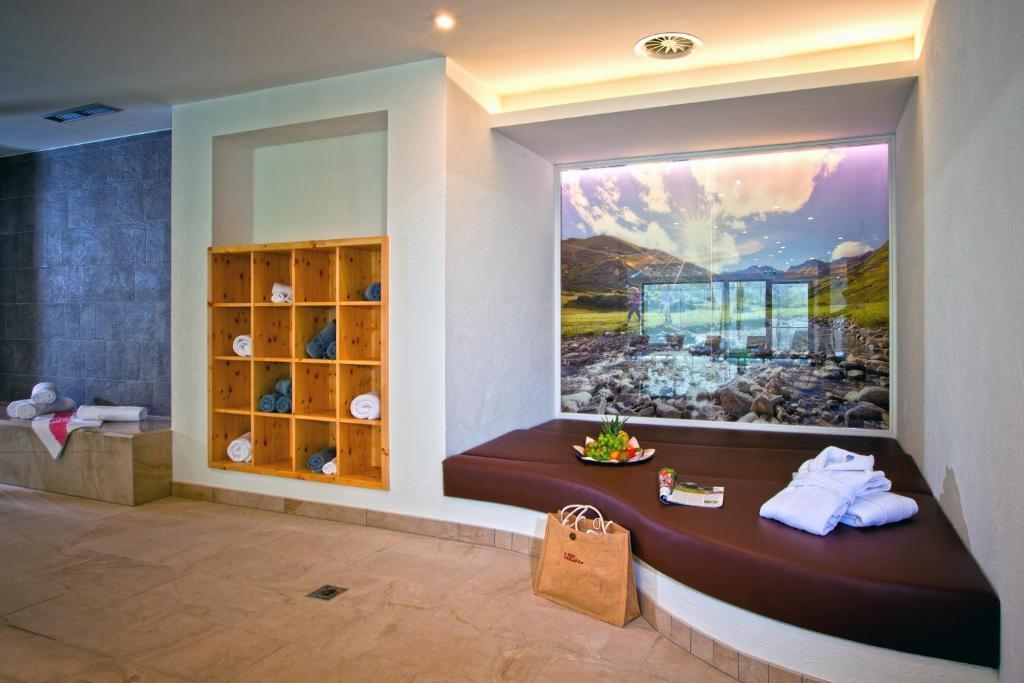 Hotel Lukas Fiss Exterior photo